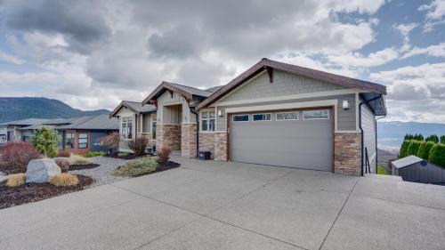 Foothills Apartment | Hot Tub, Pool, City Views, close to Silver Star