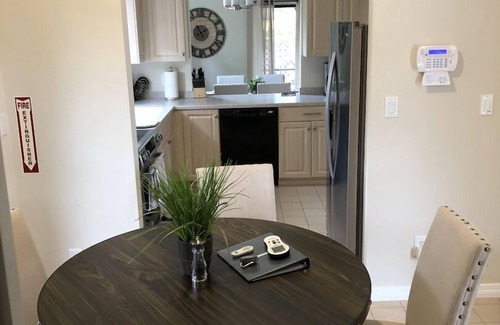 Central Naples House | Hot tub/Pool over looking Golf course minutes To seagate and clam pass Beach