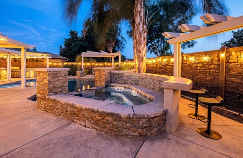 Raisin House | Hot Tub & Pool with 5 Cozy Bedrooms