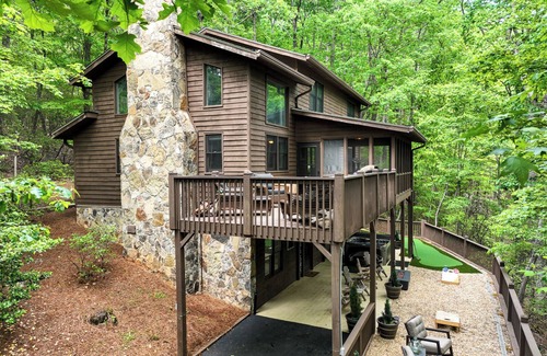 Big Canoe House | Hot Tub&Putting @ N GA Mtns! Pool,Lake,Golf,Tennis,Boat Rentals.Pets! Sleeps 13+