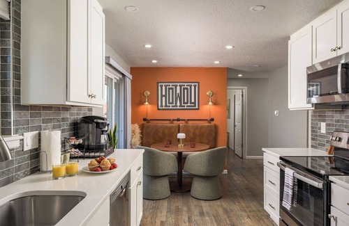 Scenic Heights House | Hot Tub, Sauna & Firepit 15 min Den & Red Rocks