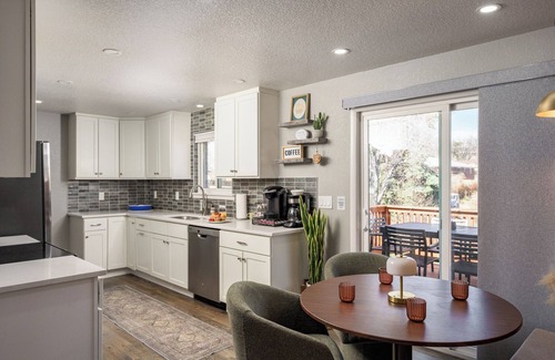 Scenic Heights House | Hot Tub, Sauna & Firepit 15 min Den & Red Rocks