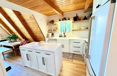 Lake Arrowhead Cabin | Hot Tub, Secluded A-Frame, Fire place