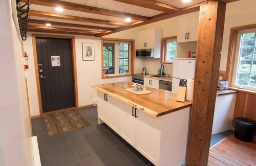 Ucluelet Cabin | Hot Tub · Spacious Cabin w/Views on Terrace Beach! ⎮Captain's Quarters
