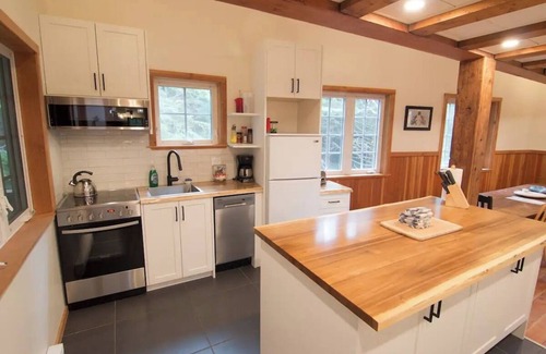 Ucluelet Cabin | Hot Tub · Spacious Cabin w/Views on Terrace Beach! ⎮Captain's Quarters