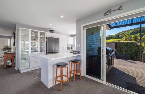 Kaikoura House | Hot Tub | Spacious Layout | Amazing Views