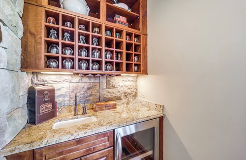 Beech Mountain House | Hot Tub + Stunning Views: Luxury Beech Mtn Escape!