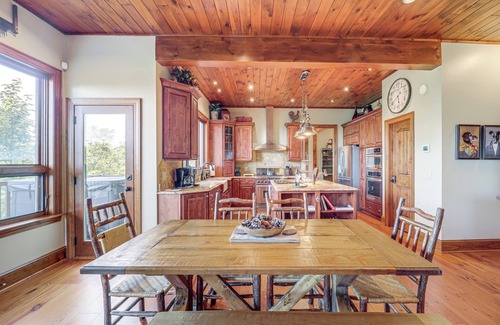 Beech Mountain House | Hot Tub + Stunning Views: Luxury Beech Mtn Escape!