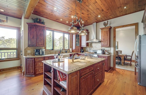 Beech Mountain House | Hot Tub + Stunning Views: Luxury Beech Mtn Escape!