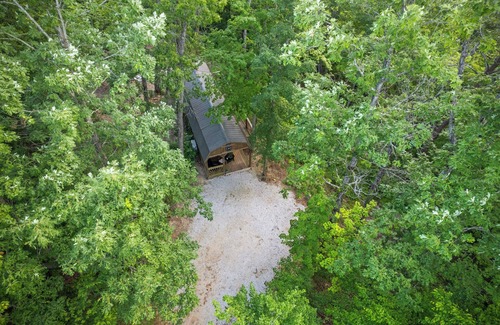 Stanton Cabin | Hot Tub! Tiny House Retreat in the Woods
