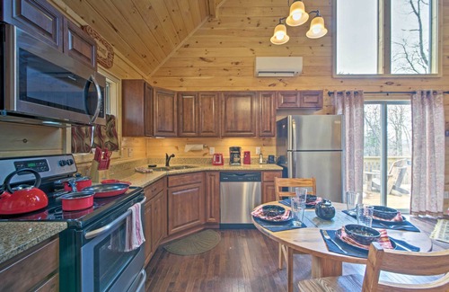 Bryson City Cabin | Hot Tub & Views: Charming Bryson City Cabin!