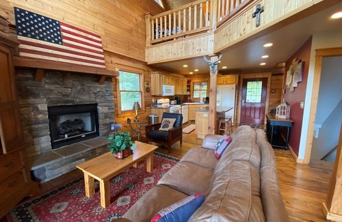 Wolf Laurel Cabin | Hot Tub, Views & Game Room | Scenic Wolf Cabin + Biltmore Pass