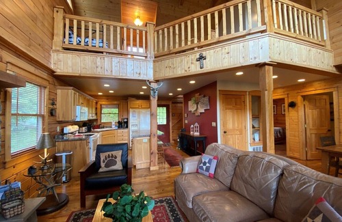 Wolf Laurel Cabin | Hot Tub, Views & Game Room | Scenic Wolf Cabin + Biltmore Pass
