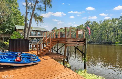 Jefferson House | Hot Tub, Waterfront, Boathouse, Whiskey Barrel