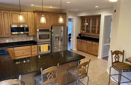 Cats Paw House | Hot Tub, Yard Games, Fire Pit, Rec Room-ping pong, air hockey, darts, billiards