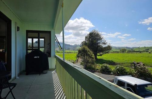 Whenuakite House | Hot Water Beach Farm Stay