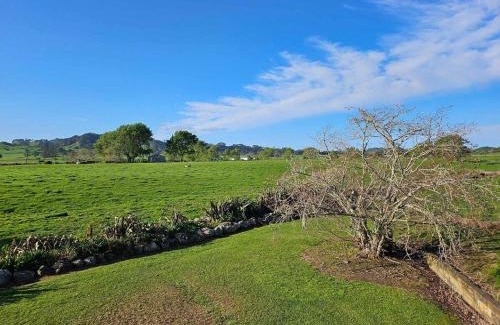 Whenuakite House | Hot Water Beach Farm Stay