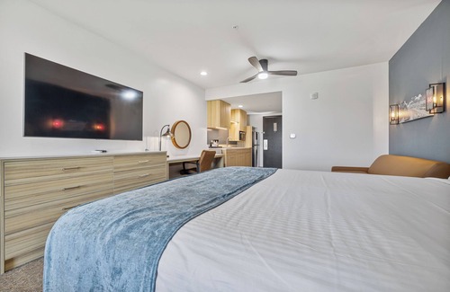 Inland Empire Hotel | Hotel 66 resort and marina Colorado River