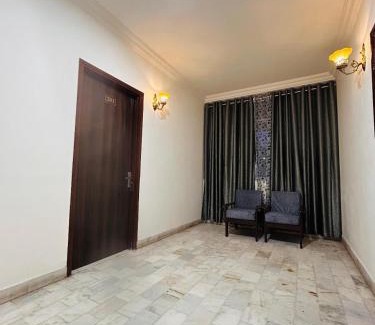 Vadodara Hotel | Hotel 7 CR