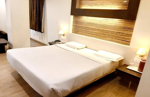 Belagavi Hotel | Hotel Adarsha Palace