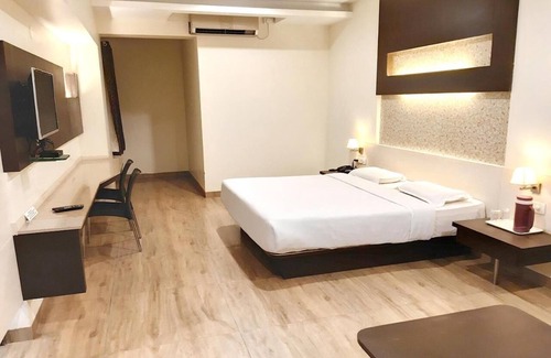 Belagavi Hotel | Hotel Adarsha Palace