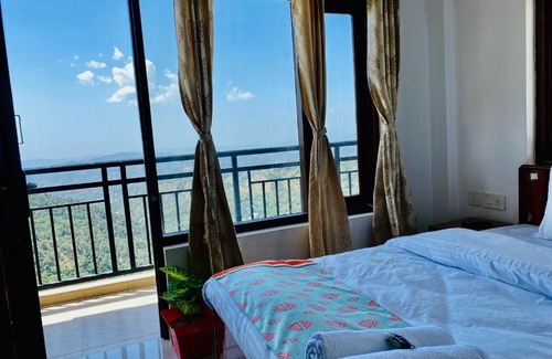 Shimla Hotel | Hotel AKS Residency with valley view on road with private parking