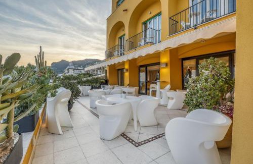 Varigotti Hotel | Hotel Albatros Varigotti