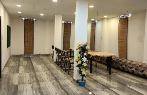 Bhopal House | Hotel Amaze