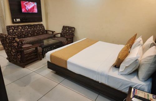 New Delhi Hotel | Hotel Ambience Inn Plaza