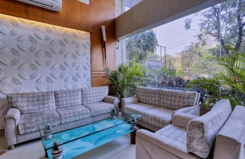 South Tukoganj Hotel | Hotel Amrit Residency