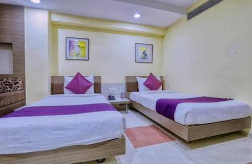 South Tukoganj Hotel | Hotel Amrit Residency