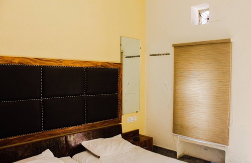 Gwalior Hotel | Hotel Anand Palace