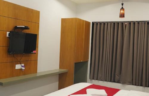 Dwarka Bed & Breakfast | Hotel Antilia Inn , Near Dwarkadhish Temple