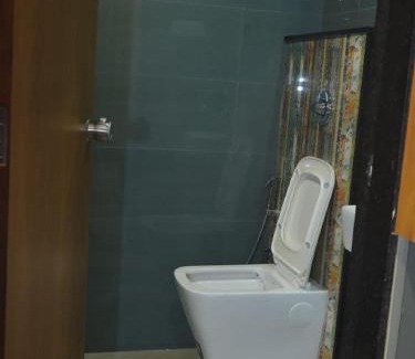 Dwarka Bed & Breakfast | Hotel Antilia Inn , Near Dwarkadhish Temple