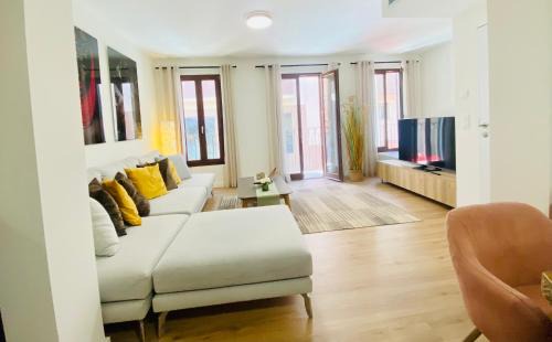 Santa Catalina Apartment | Hotel Apartment with 2-en suite Bedrooms