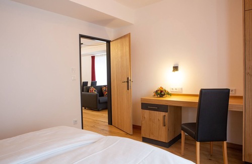 Ebersberg District House | Hotel Apartment "Im Hotel Bichler 102" with Wi-Fi