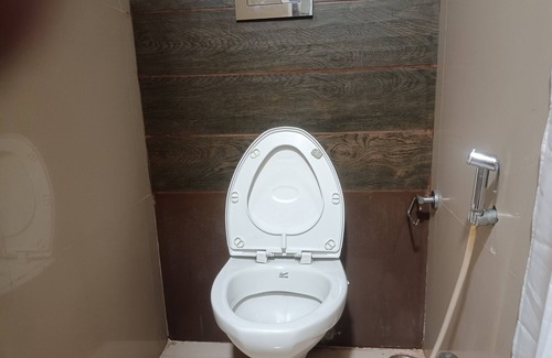 Rau Hotel | Hotel Apna Palace