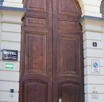 Tricolore Hotel | Hotel Atena