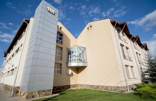 Targu Secuiesc Hotel | Hotel Atrium