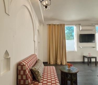 Agra Hotel | Hotel Atulyaa Taj