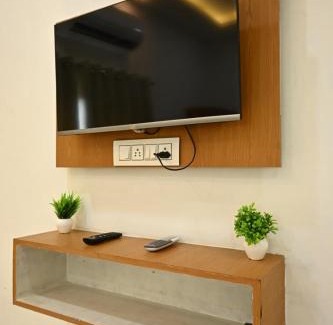 Varanasi Hotel | Hotel Avni