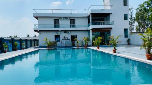 Rau Resort | Hotel Awadh
