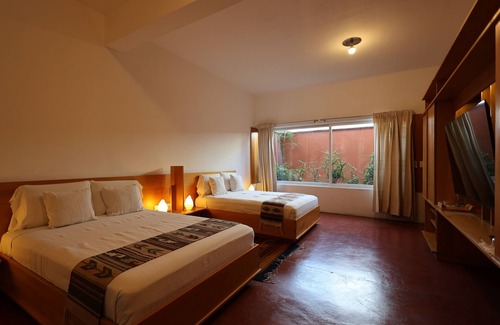 Calzada Madero Hotel | Hotel Ayook