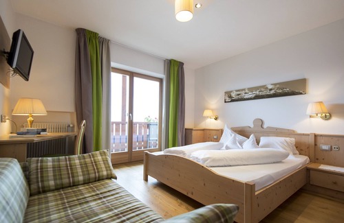 San Genesio Atesino Hotel | Hotel Belvedere