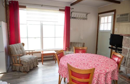 Riviere la Madeleine Hotel | Hotel Bon accueil