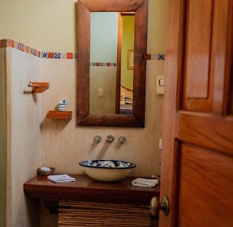 Zona Paseo Montejo Hotel | Hotel Boutique Casa San Angel