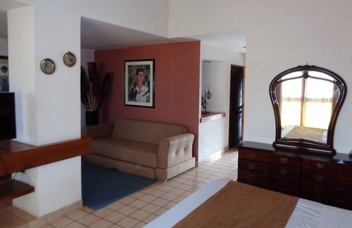 Ziracuaretiro Hotel | Hotel Campestre Hacienda Caracha