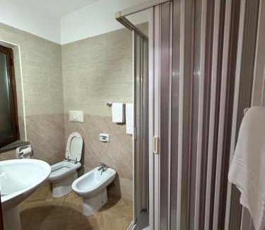 Falerna Hotel | Hotel Canada