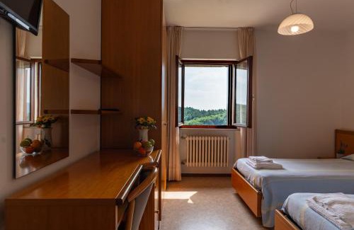 Mernico Hotel | Hotel casa del pellegrino - Castelmonte