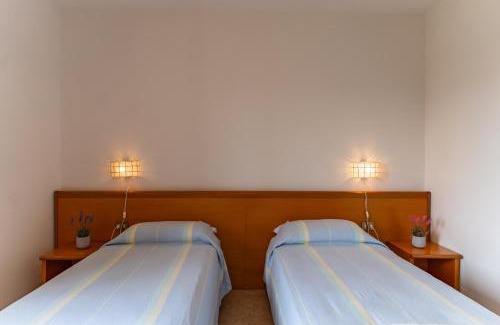 Mernico Hotel | Hotel casa del pellegrino - Castelmonte